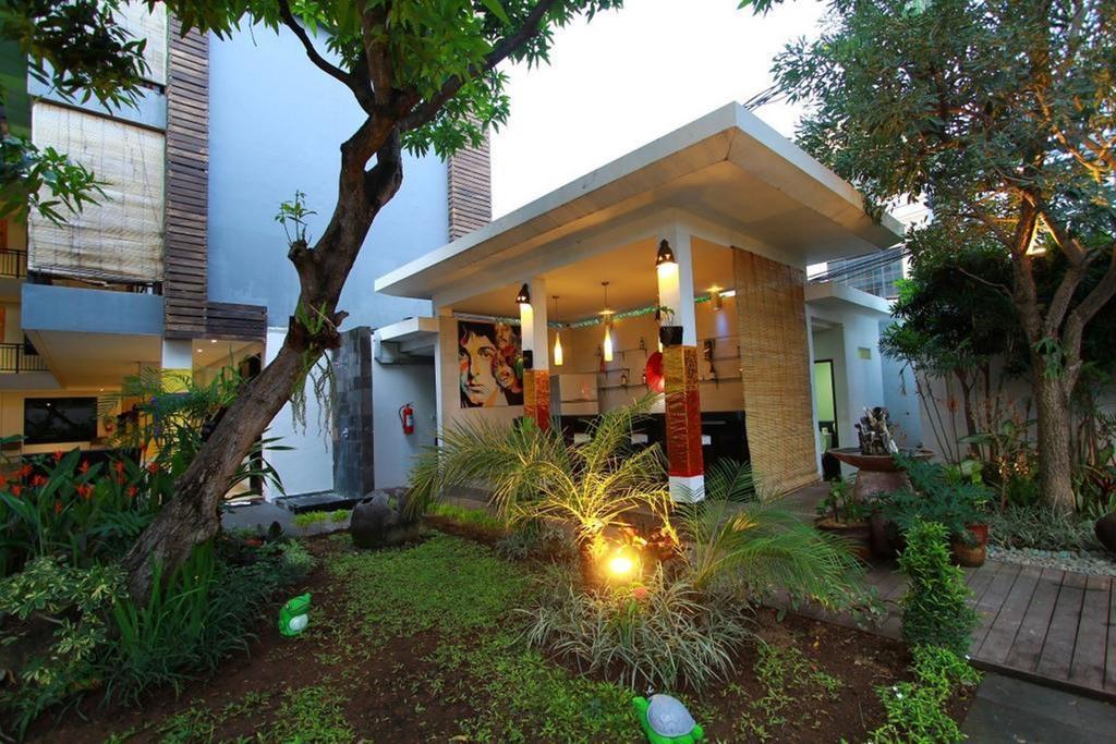 Gosyen Hotel Legian  Exterior photo