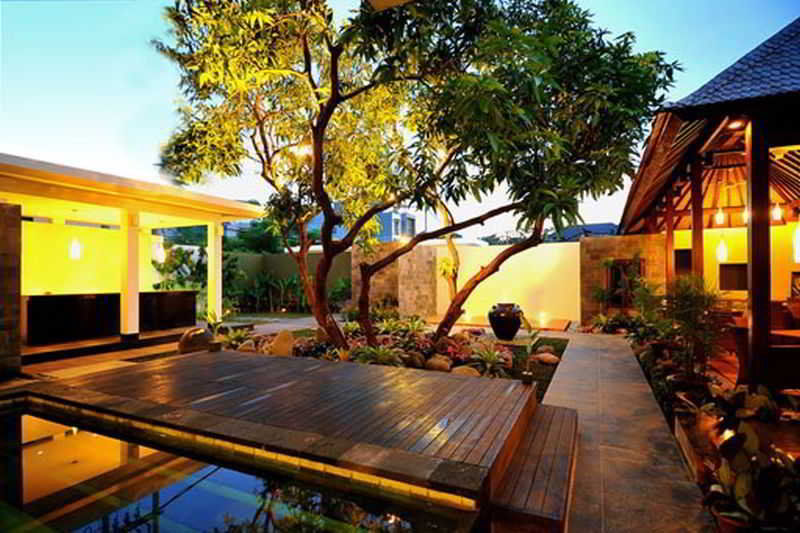 Gosyen Hotel Legian  Exterior photo
