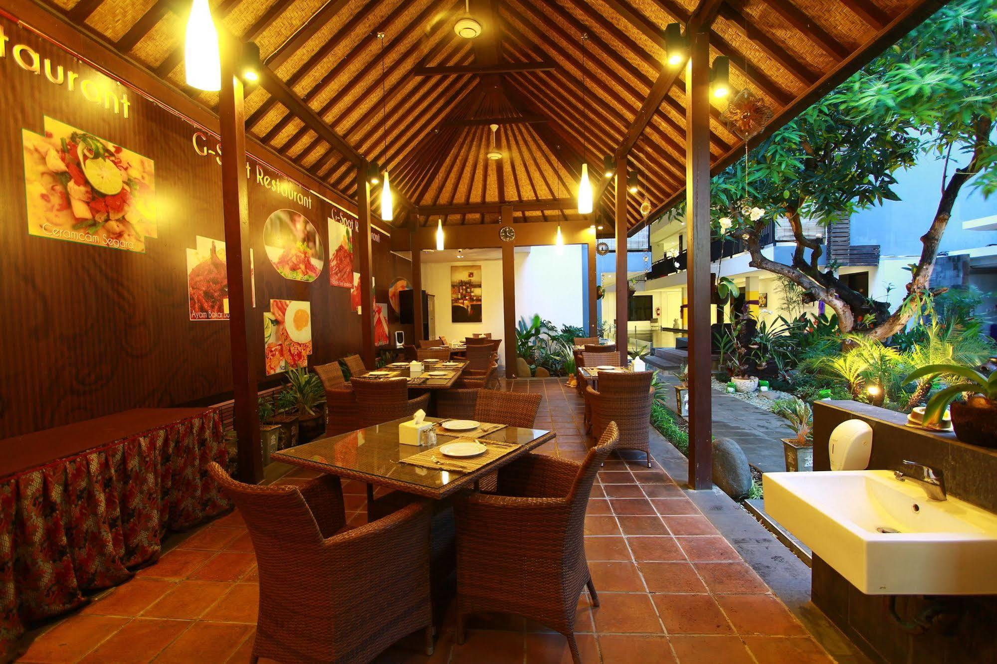 Gosyen Hotel Legian  Exterior photo